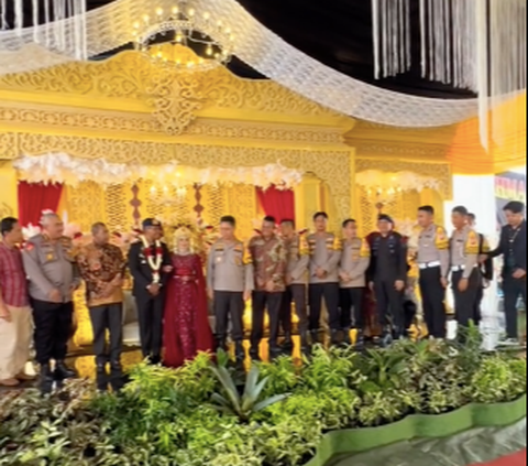 Pernikahan Perwira Polisi Begitu Istimewa, Kehadiran Jenderal dan Jajaran Bikin Meriah Pelaminan