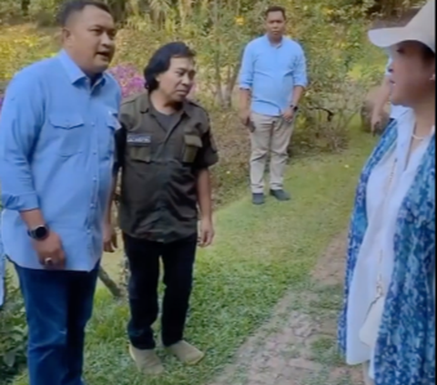 Titiek Soeharto Kedatangan Tamu Spesial, Bukan Prabowo tapi Sosok Viral karena Pose Unik