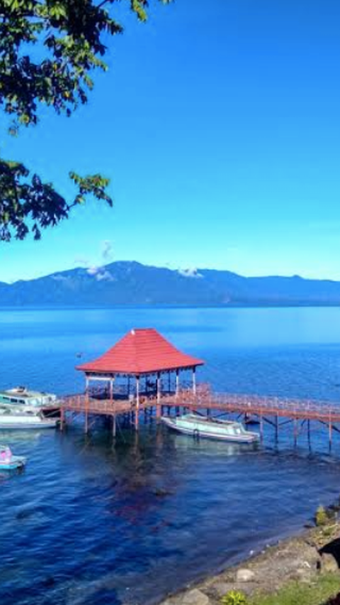 1. Wisata Danau Ranau<br>