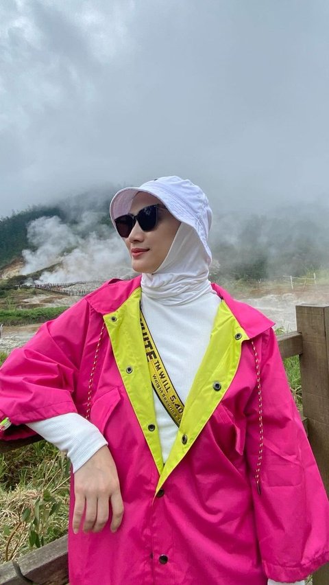 Look 1: Pink Coat with White Hijab.