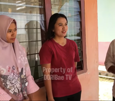 Jadi Tulang Punggung Keluarga, Wanita Cantik Jebolan STTKD Ini Rela Jadi Sopir Truk Pengangkut Batu Bara