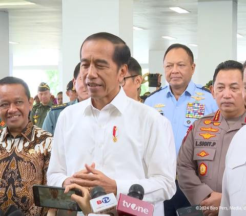 Jokowi Reveals Reasons for Distributing Rice Social Assistance during Election Year