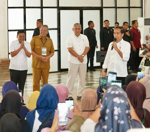 Ternyata Ini Alasan Jokowi Bagi-Bagi Bansos Beras Jelang Pilpres 2024