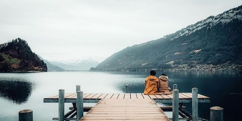 9 Momen Keseruan Liburan Ariel Noah di Eropa, Ajak Ibunda dan Putrinya ke Swiss