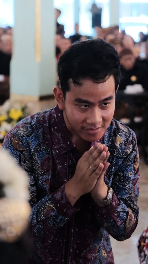 Melihat Keakraban Gibran dan Didit Anak Prabowo di Acara Kenaikan Tahta ke Dua KGPAA Mangkunegara X