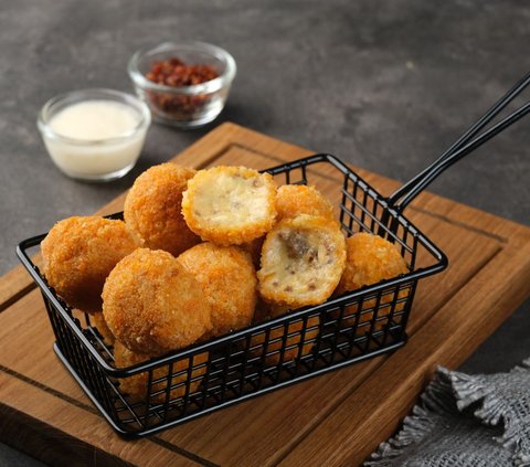 Make Chicken Cheese Snack Balls, Very Practical Recipe