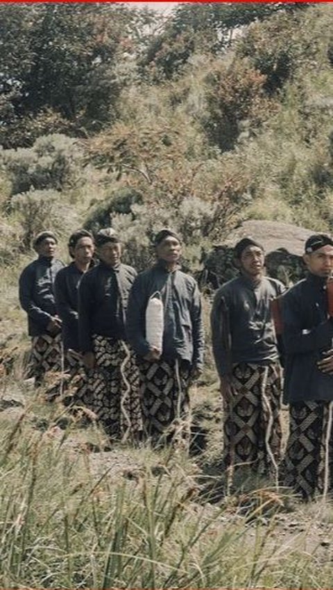 Melihat Prosesi Labuhan Keraton Yogyakarta di Gunung Lawu, Tapak Tilas Perjalanan Terakhir Prabu Brawijaya V