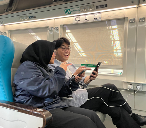 Absurd Action of Train Passengers Using Electric Plugs, After Cooking Rice Now Portable Fan