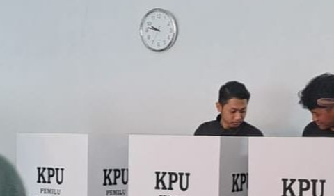 Dua anggota penyelenggara pemilu meninggal bernama I Ketut Tapa (55), sekretariat Panitia Pemilihan Kecamatan (PPS) di Desa Tangkup, Kecamatan Sidemen, Kabupaten Karangasem, Bali.<br>