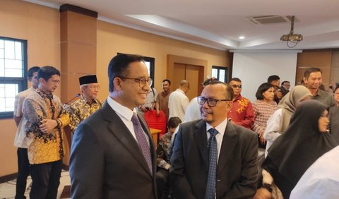 Penelitian Ramadhan Pohan berjudul ‘Transformasi Identitas Anies Baswedan dari Akademisi ke Politisi’ pun dinyatakan lulus dengan yudisium sangat memuaskan.<br>