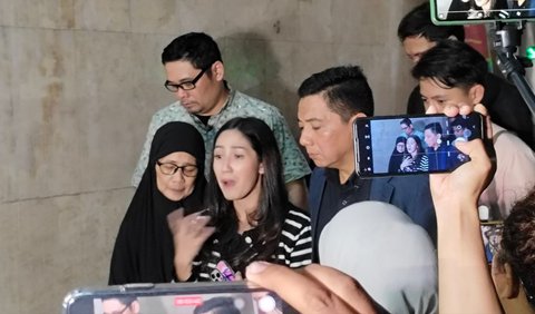 Di saat yang bersamaan, kuasa hukum Tamara, Sandi Arifin menjelaskan perihal kedatangan dia bersama kliennya.<br>