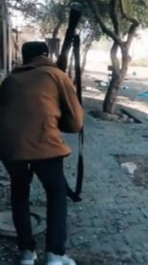 Detik-detik Pejuang Al Qassam Perang Hadap-hadapan dengan Pasukan Israel, Tank-tank Zionis Hancur Lebur Hingga Hangus Terbakar <br>