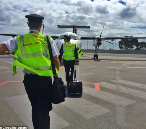 Tom Cross telah menjadi selebriti dunia maya dan secara tak langsung menjadi sponsor bagi Qantas. (Daily Mail)