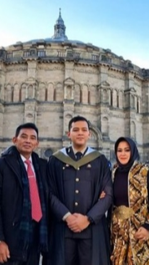 Momen Iptu Hafiz Akbar Manja ke Ayah