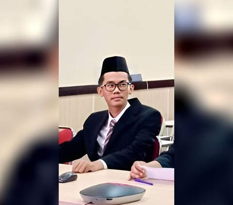Profil Almas Tsaqibbirru, Dulu &lsquo;Buka Jalan&rsquo; Gibran Jadi Cawapres Lewat MK, Kini Gugat ke Pengadilan
