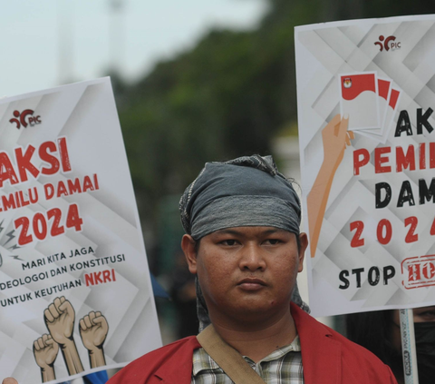 FOTO: Aksi Pemilu Damai 2024: Mahasiswa se-Indonesia Serukan Stop Berita Hoaks, Kecurangan Pemilu hingga Money Politik di Patung Kuda