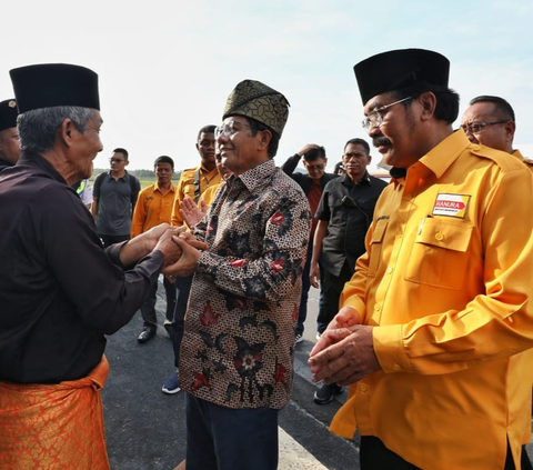 Di Kabupaten Karimun, Mahfud dijadwalkan menghadiri puncak perayaan HUT Partai Hanura pada Sabtu (3/2) sebelum bertolak ke Jakarta untuk persiapan debat terakhir capres. 