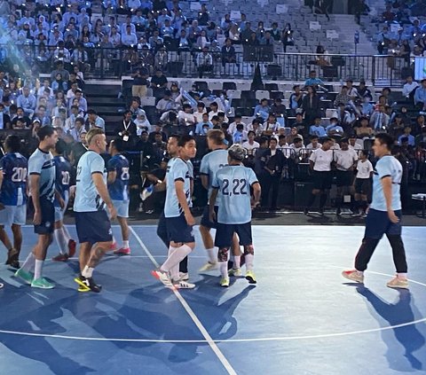 Gibran Main Futsal Bareng Artis dan Atlet, Cetak Satu Gol dan Dua Assist