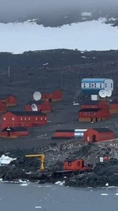 Potret salah satu stasiun radio yang ada di Antartika milik Argentina.<br>