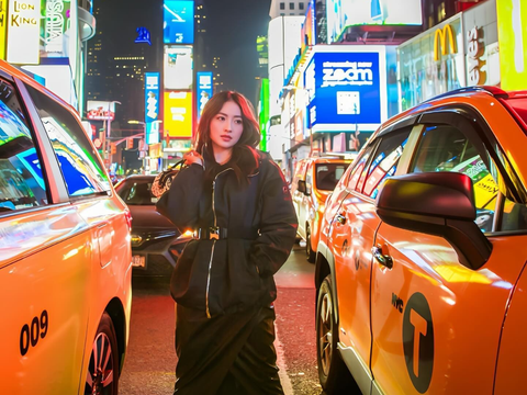 Potret Cantik Natasha Wilona saat Jalan-jalan di Times Square New York, Penampilannya Disebut Berkelas