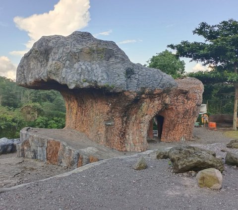 Fakta Menarik Batu Alien, Lontaran Material Besar dari Letusan Gunung Merapi yang Bentuknya Disebut Mirip Wajah Manusia