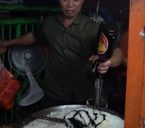 Viral Nasi Goreng Porsi Brutal di Tangsel, Harganya Cuma Rp15 Ribu Cara Masaknya Curi Perhatian