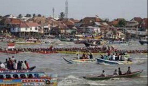 Tradisi Lomba Perahu Bidar