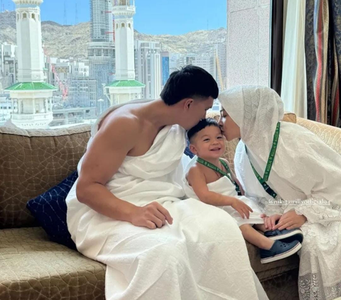 Cantiknya Bikin Pangling, Potret Nikita Willy Jalani Ibadah Umrah Bareng Keluarga - Selalu Gendong Baby Issa