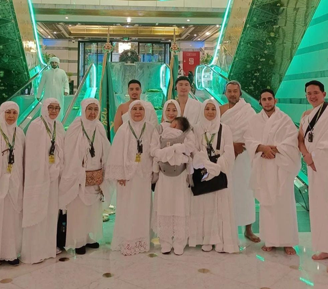 Cantiknya Bikin Pangling, Potret Nikita Willy Jalani Ibadah Umrah Bareng Keluarga - Selalu Gendong Baby Issa