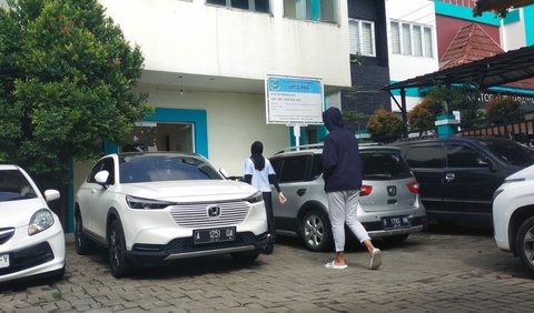 Korban didampingi orang tua ke kantor P2TP2A Tangerang Selatan meminta pendampingan psikologis tim P2TP2A dan Kementerian PPA.