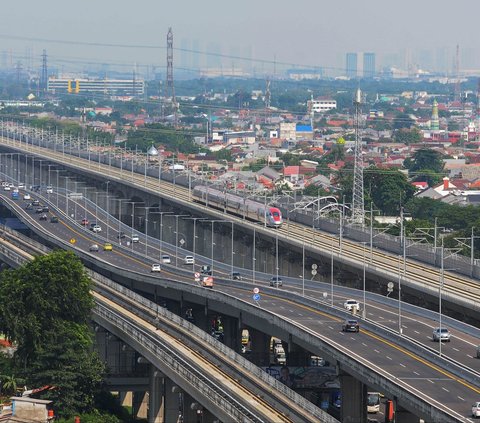 FOTO: Biaya Bengkak Kereta Cepat Jakarta-Bandung Akhirnya Tertutupi, Ini Sumber Dananya