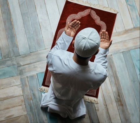 Doa Qunut Witir Lengkap Beserta Arab, Latin, dan Artinya