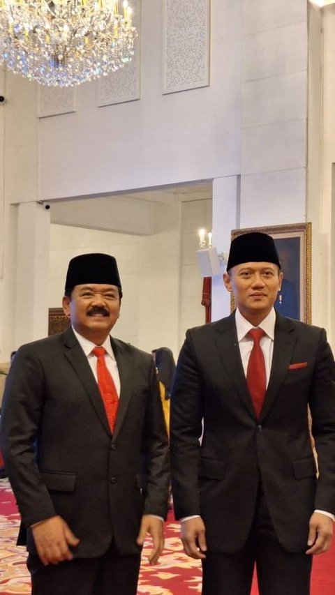 Detik-Detik Jokowi Resmi Lantik AHY Menteri ATR/BPN & Hadi Menko Polhukam