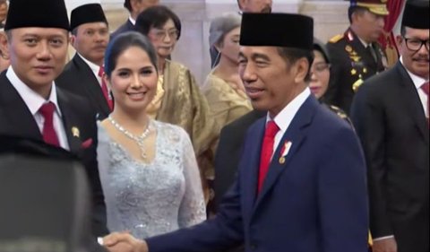 Jokowi Bertemu Surya Paloh<br>