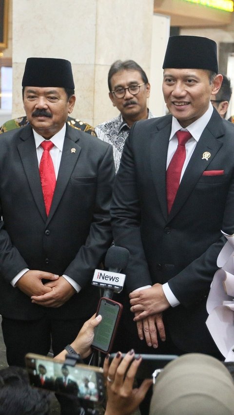 FOTO: Senyum AHY Setelah Dilantik Jokowi Jadi Menteri ATR/BPN Menggantikan Hadi Tjahjanto