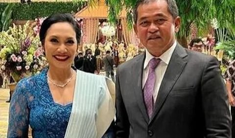 Diungkap sang istri dengan tulisan menggelitik, Maruli disebutnya berpikir masih berusia belia.