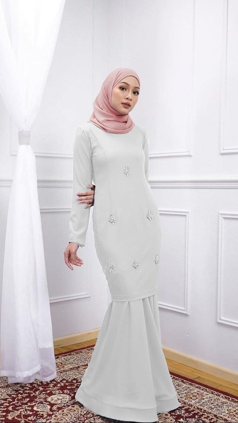 Baju Kurung Melayu dengan Gaya Dress, Tampak Lebih Anggun