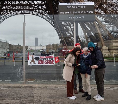 FOTO: Suasana Menara Eiffel Ditutup Buntut Aksi Mogok Pekerja