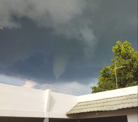 BRIN Calls Indonesia's First Tornado in Rancaekek Bandung Similar to the One in the US 20 Years Ago