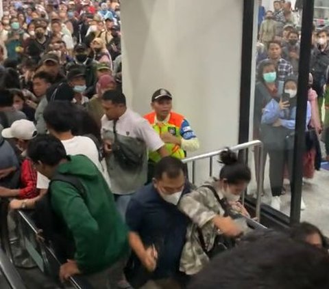 Momen Eskalator di Stasiun Manggarai Tiba-Tiba Berbalik Arah, Pengguna Panik hingga Terjatuh