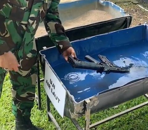 Intip Proses Uji Coba Senjata Sebelum Digunakan Prajurit TNI, Direndam Pakai Air