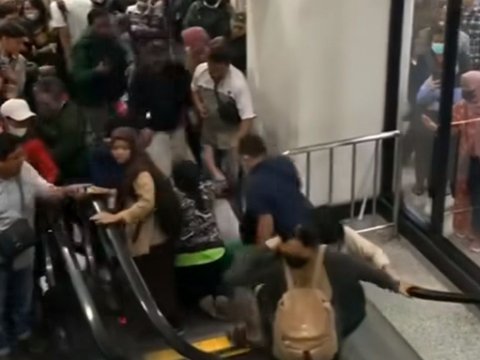 Viral Penumpang KRL di Stasiun Manggarai Jatuh Akibat Eskalator Menyala Sendiri, Ini Kata KAI