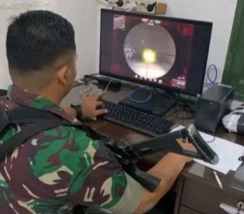 Aksi Keren Prajurit TNI Main Game Point Blank di Komputer Nenteng Senjata, Langsung Disorot Warganet 'Pro Dunia Nyata dan Game'