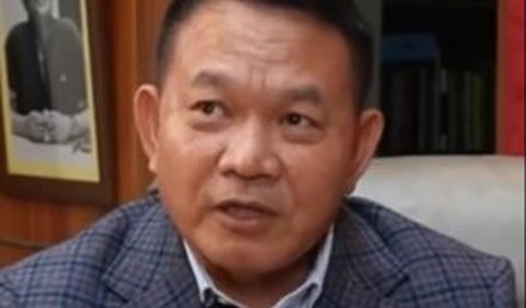 Pada saat itu, Dudung bertugas di Batalyon 744 yang dipimpin oleh Jenderal (Purn) Susilo Bambang Yudhoyono (SBY).