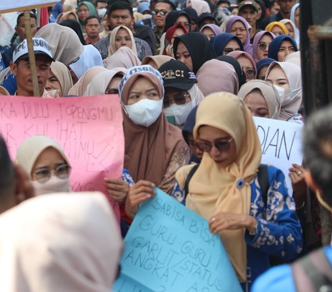 Ribuan Guru Honorer Garut Menuntut Diangkat Jadi ASN