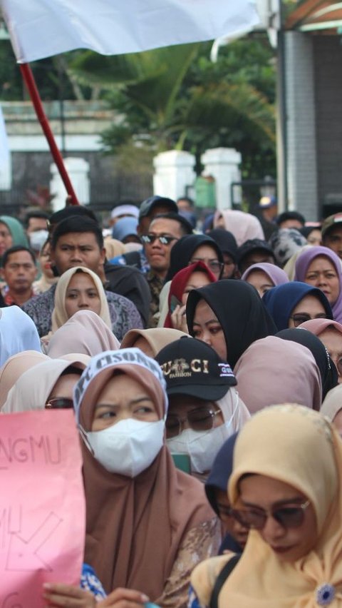 Ribuan Guru Honorer Garut Menuntut Diangkat Jadi ASN