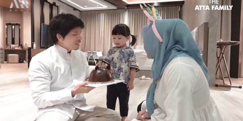 Punya Konsep Pesta Sendiri, Intip Momen Kejutan Ulang Tahun ke-2 Ameena Putri Atta dan Aurel