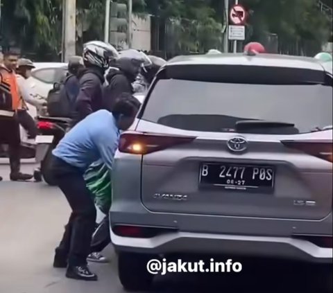 Seorang Wanita Lompat dari Fly Over Ancol dan Tertabrak Mobil, Begini Kronologinya