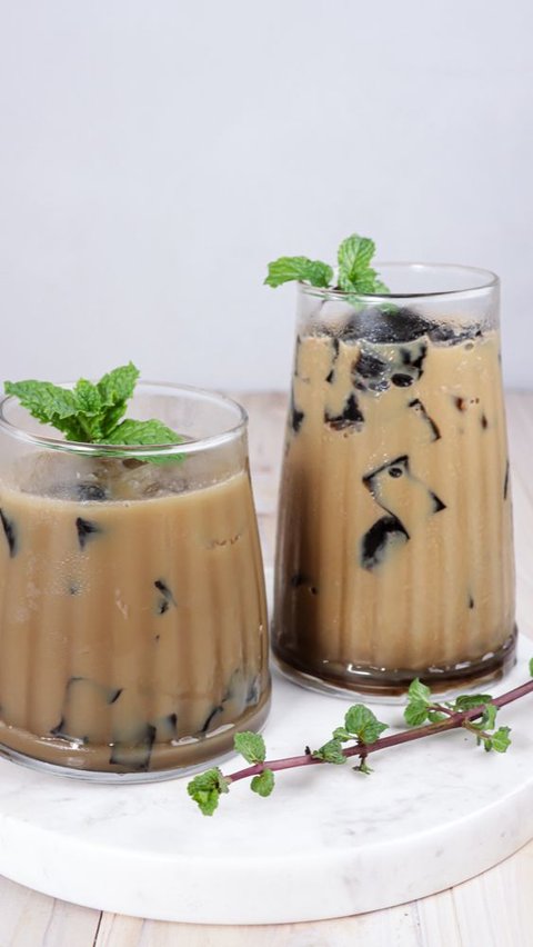 2. Es Cappuccino Cincau