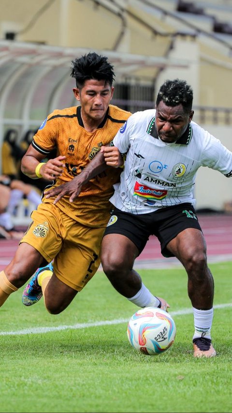 Bhayangkara FC kalah dengan skor telak 1-4 dari PSS Sleman. Bola.com/Bagaskara Lazuardi